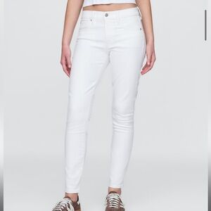 GAP White Skinny Jeans